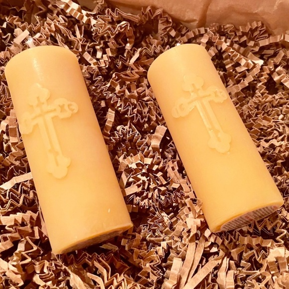 MINI ORTHODOX BEESWAX CROSS CANDLE 

-HANDMADE
0486 - Picture 2 of 6